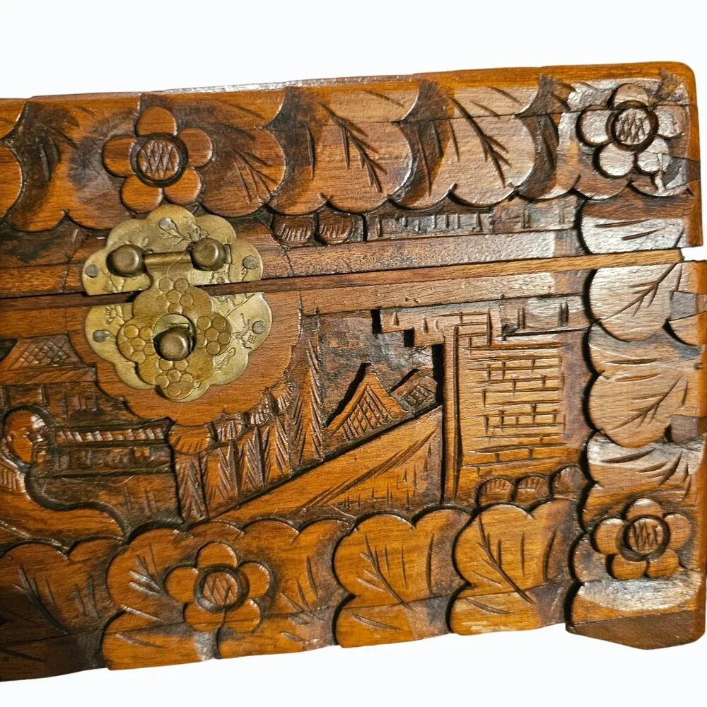 Vintage Intricate Carved Asian Decorative Dresser Jewelry Box Scenic Masculine